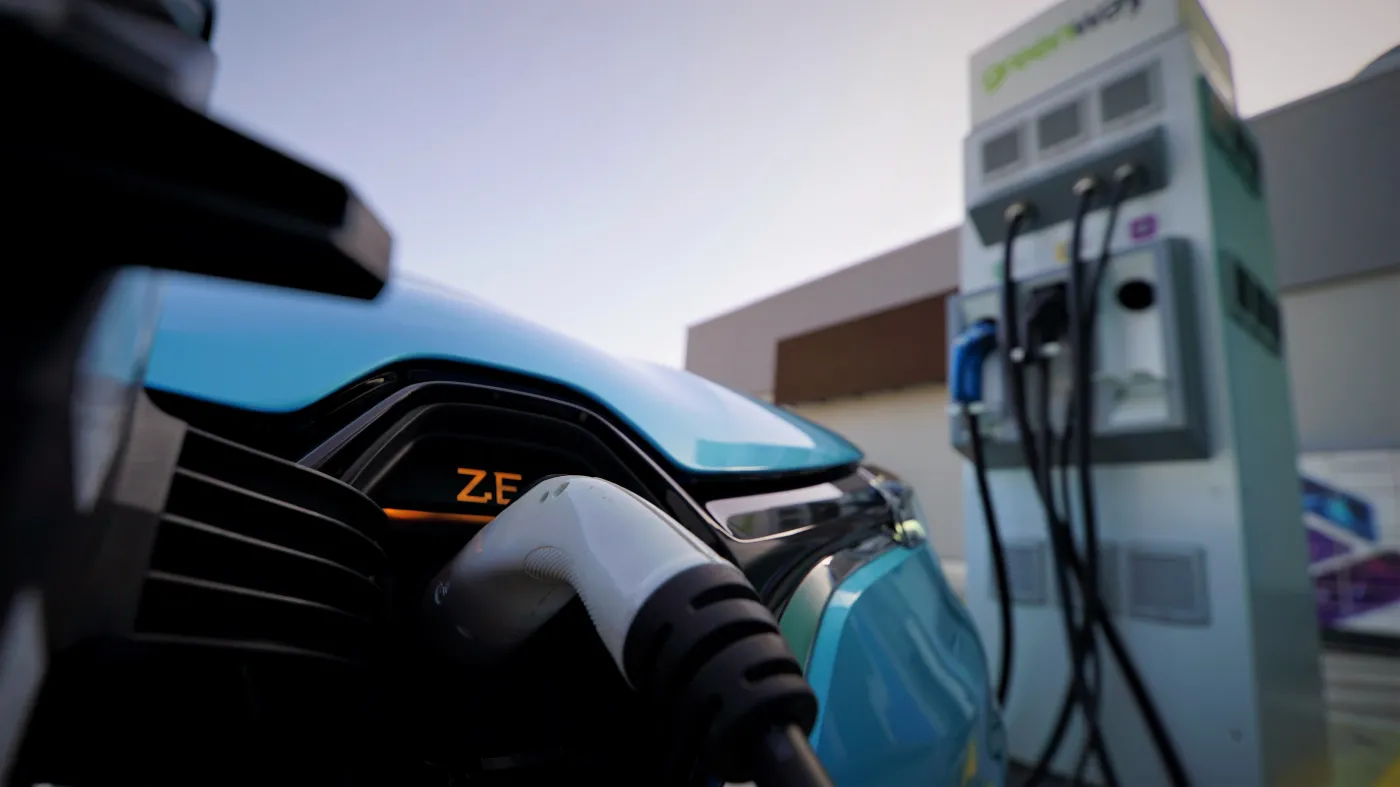 Samochód elektryczny naładujesz pod blokiem. GreenWay i InPost zaskoczą kierowców