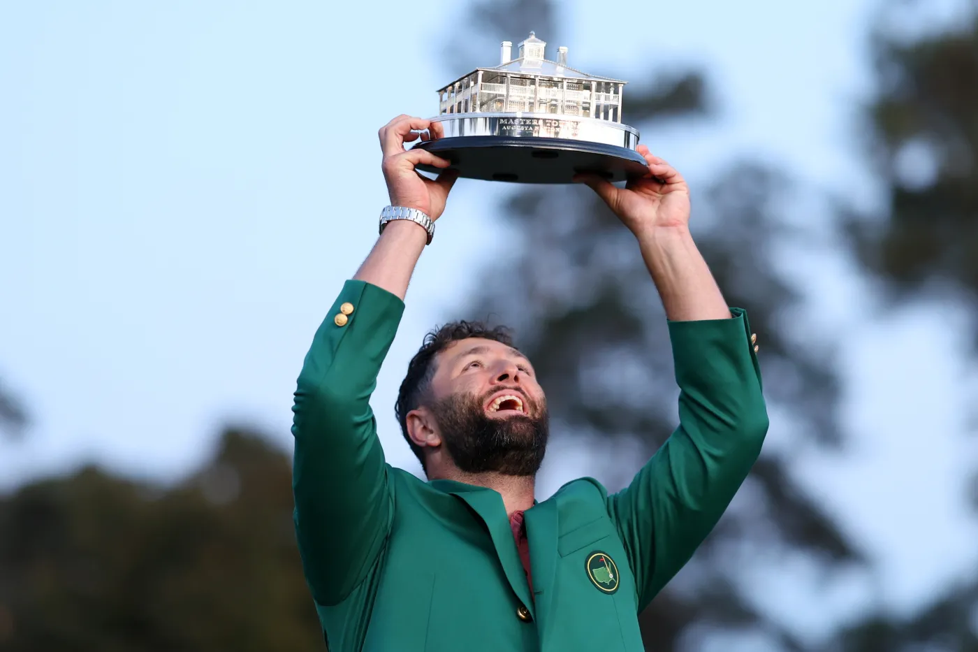 Jon Rahm wygrał The Masters i założył słynną zieloną marynarkę