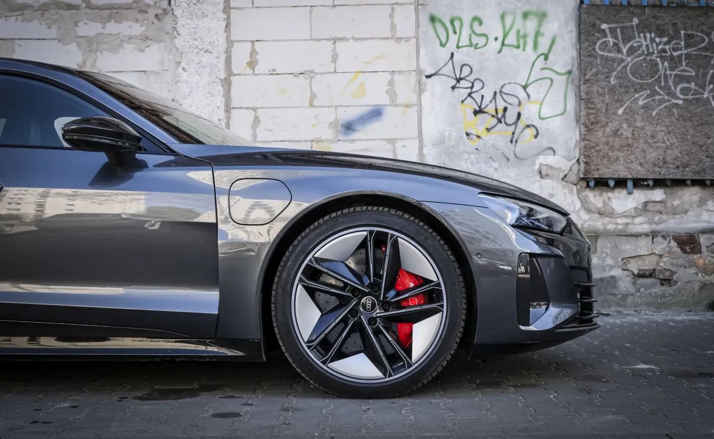 Audi RS e-tron GT to rakieta! Tylko nie mów do niego "Porsche"