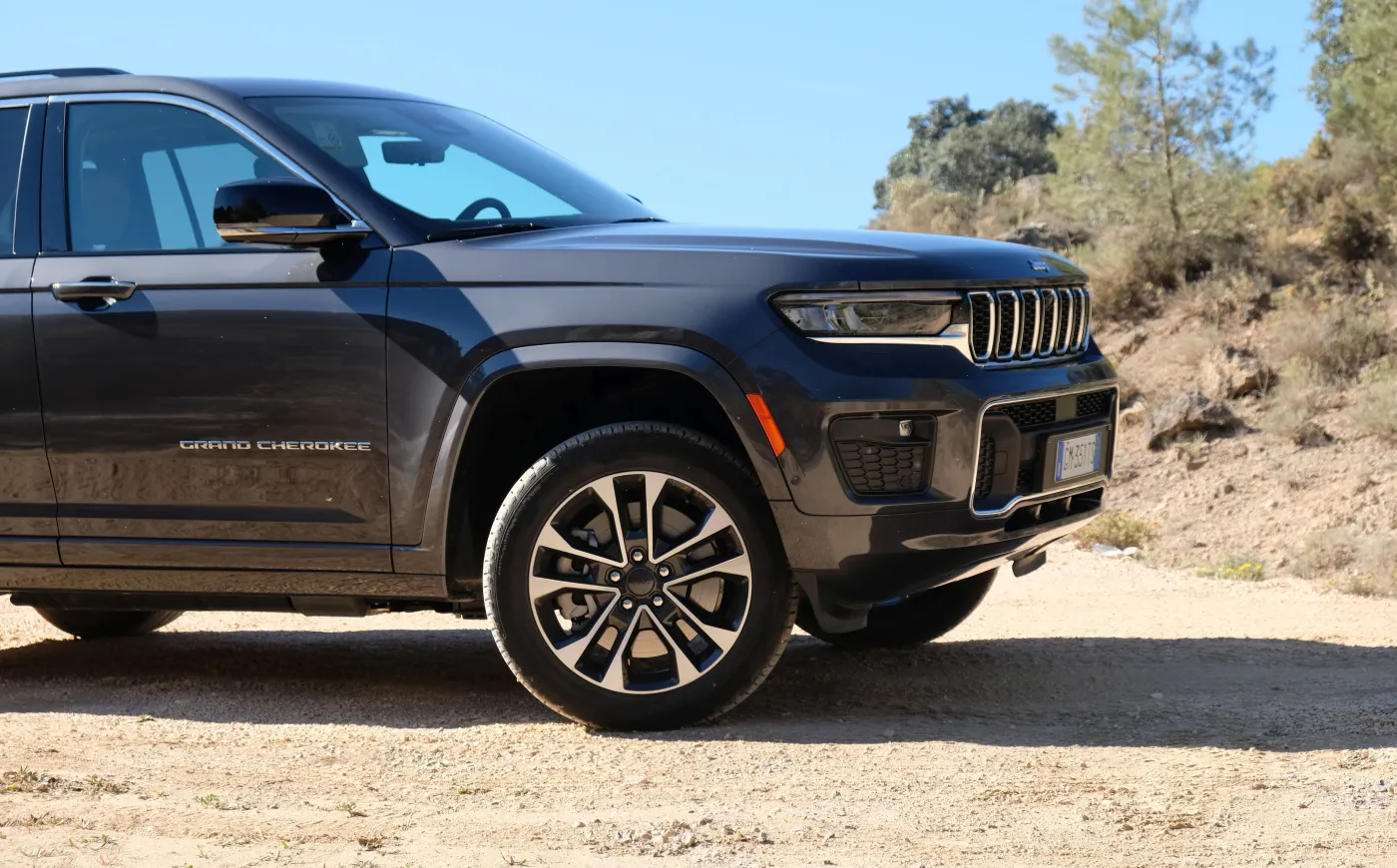 Nowy Jeep Grand Cherokee zadziwia. Połowa cylindrów robi różnicę?