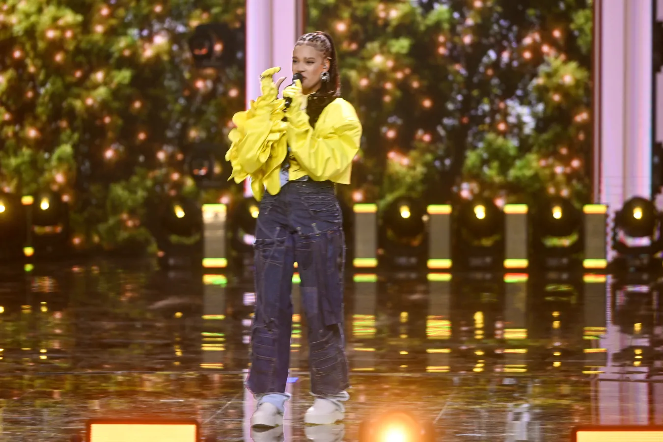 Sara James nie miała łatwo w szkole. "Wytykano mnie palcami"