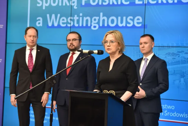 "Ważny dzień dla projektu jądrowego w Polsce". Umowa została podpisana