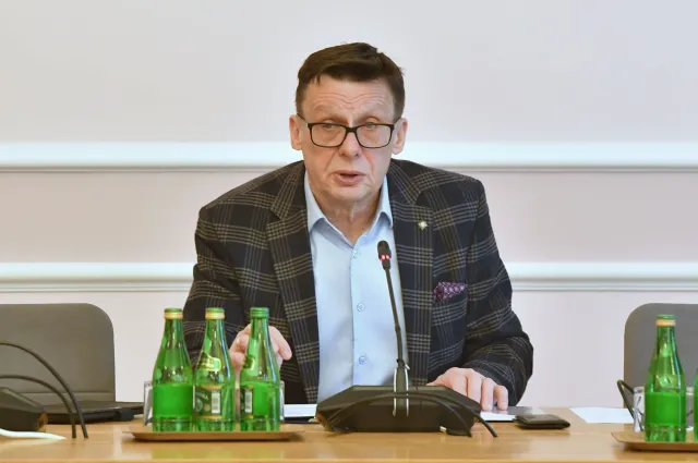 Wniosek premiera zaskoczył posłów. "Zasadnym wydaje się..."