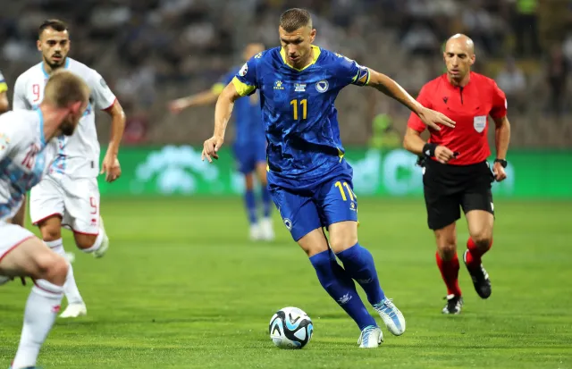 Edin Dżeko Inter Mediolan zamienił na Fenerbahce Stambuł