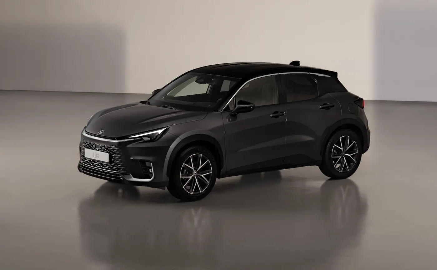 lexus-lbx-37858371.jpg