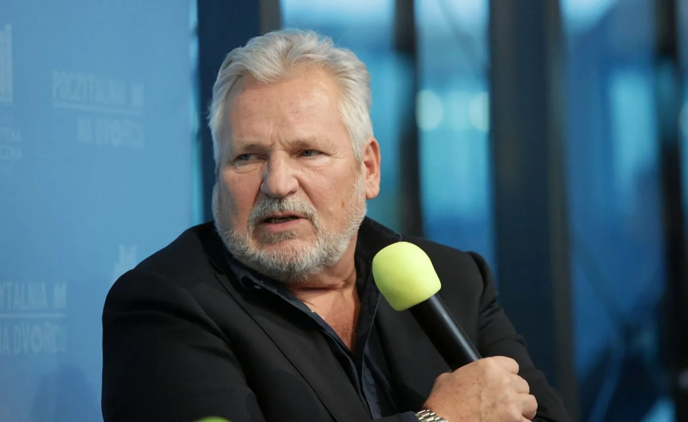 Kwaśniewski o referendum ws. migrantów: Pomysł szaleńca