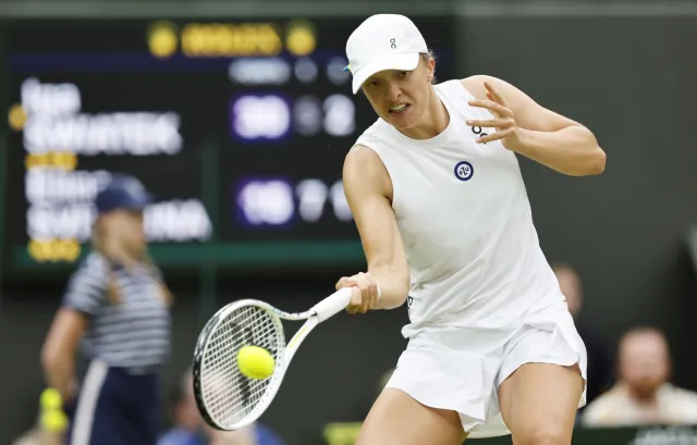 Fibak o Świątek: Na trawie wyraźnie szwankuje jej forhend