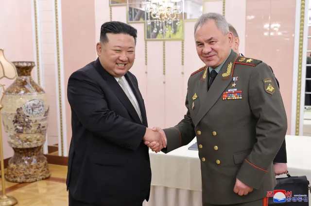 Kulisy spotkania Kim Dzong Una z Szojgu. "Moskwa jest zadowolona"