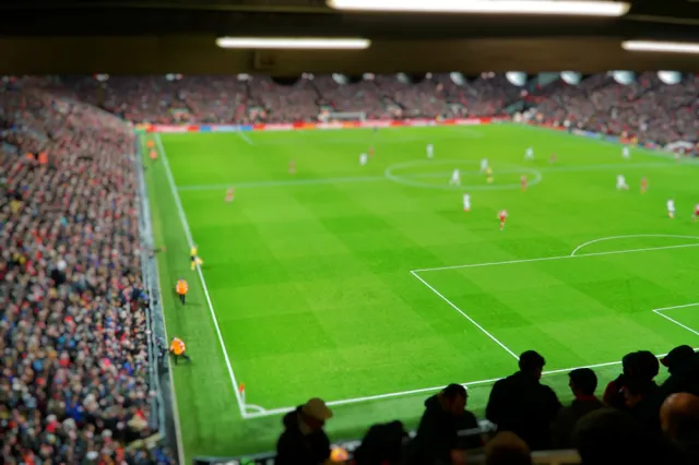 Gol bramkarza z czwartej ligi angielskiej przeszedł do historii [WIDEO]