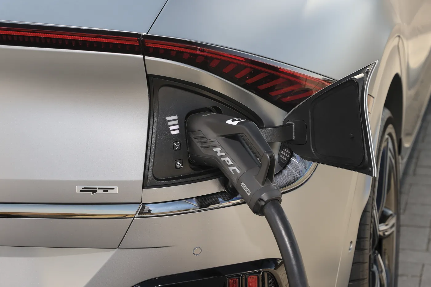 kia-ev6-gt-37523403.jpg