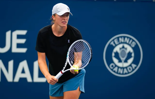 Iga Świątek ucieka Arynie Sabalence w rankingu WTA