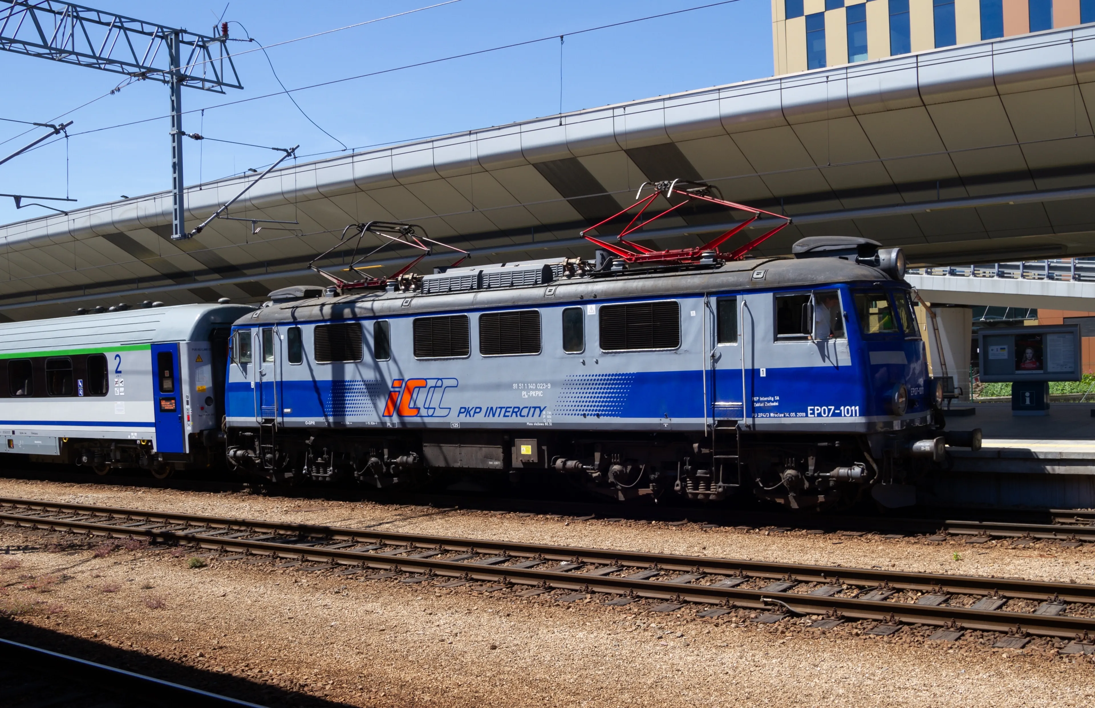 Chaos na kolei. PKP wstrzymuje ruch pociągów na kilku liniach