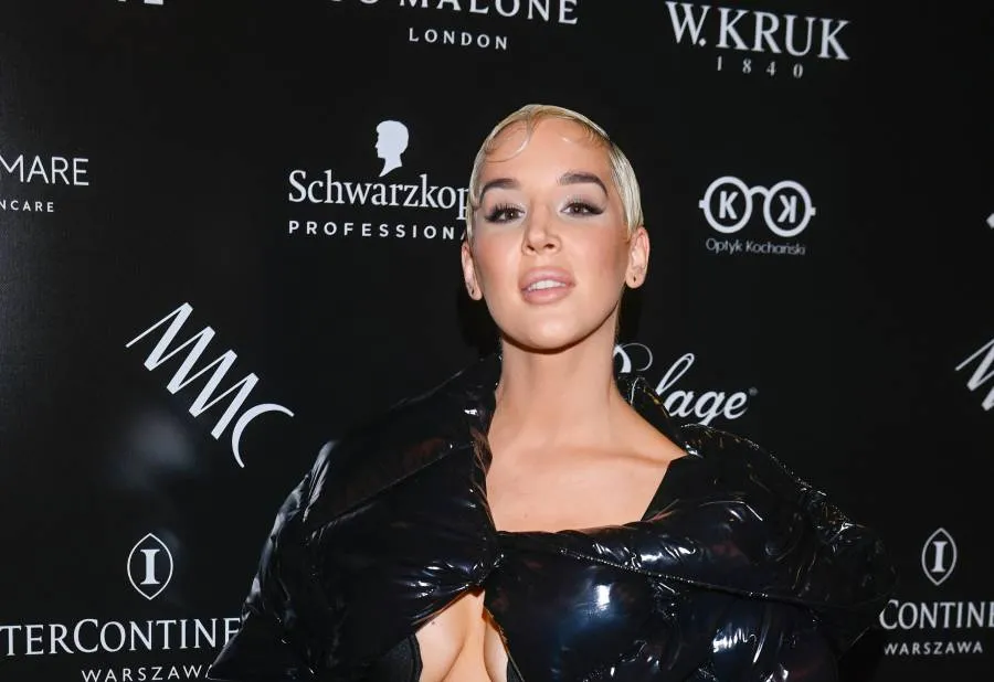 Lil Masti zdradziła szczegóły porodu. "Ariunia uzyskała punktów 10/10"