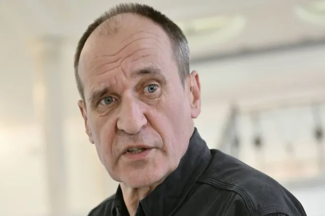 Kukiz nie gryzie się w język. "Bandyckie szczucie... kreatury w białych koszulach"