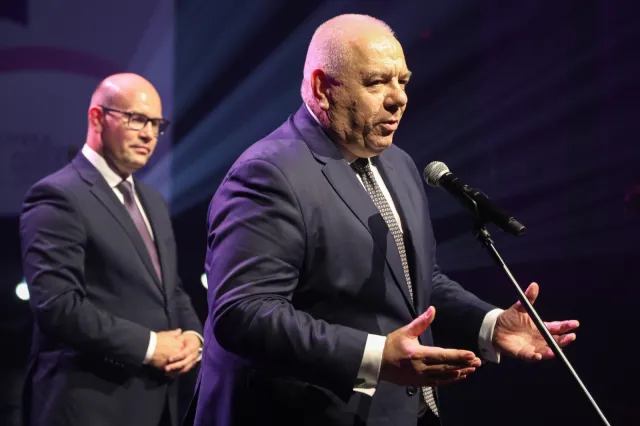 Sasin wyjaśnia "niskie ceny paliw". "Od początku mówiliśmy..."