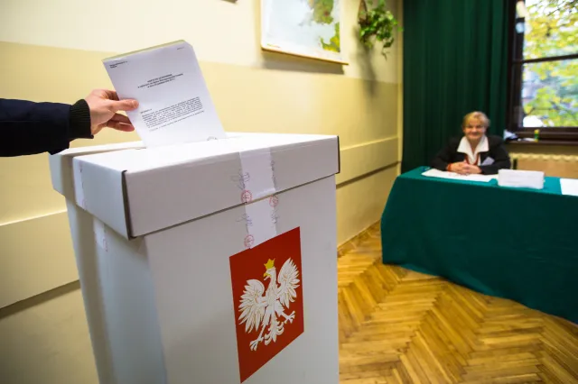 Kontrowersje wokół referendum. Czy można przedrzeć kartę referendalną?