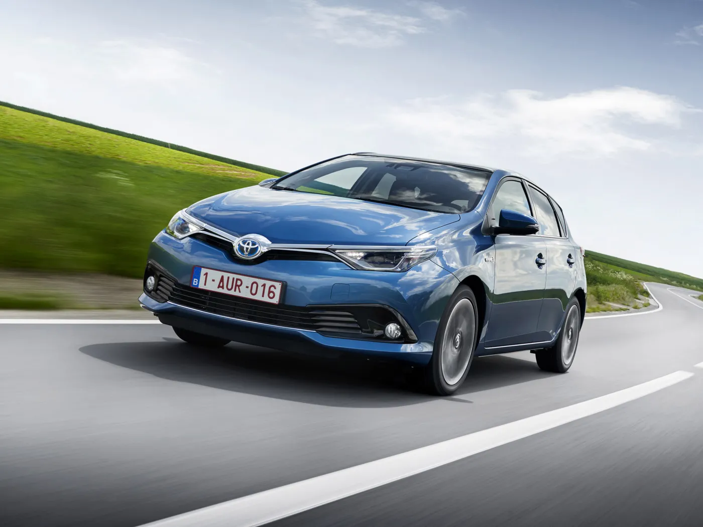 24_toyotaaurisii17.jpg