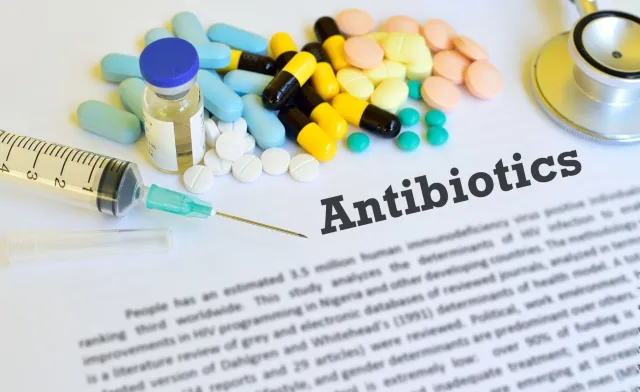 Alarmujące dane: Drobnoustroje uodparniają się na antybiotyki w dynamicznym tempie