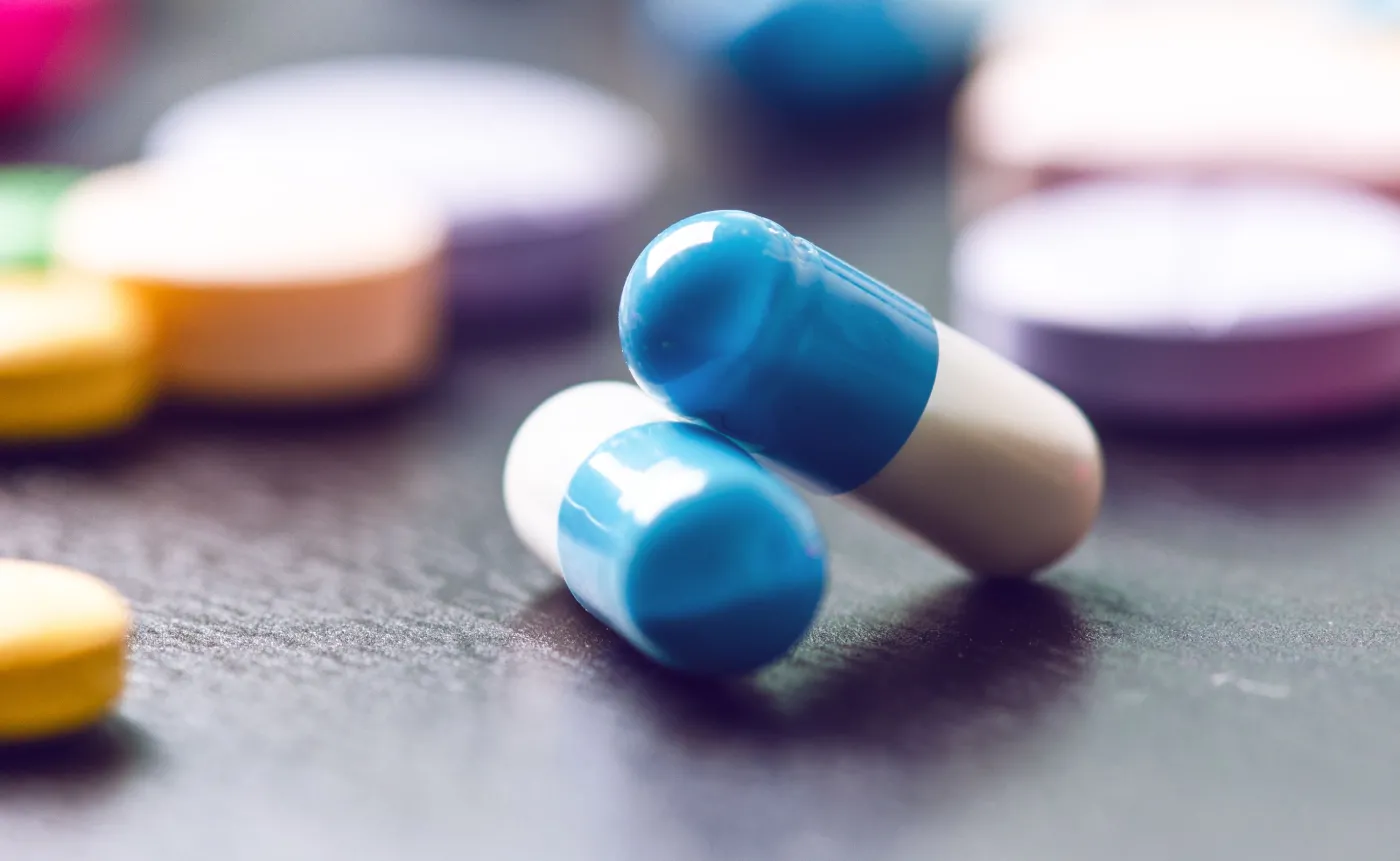 Niebezpieczne leki z niesprawdzonego źródła. Ostrzeżenie GIF