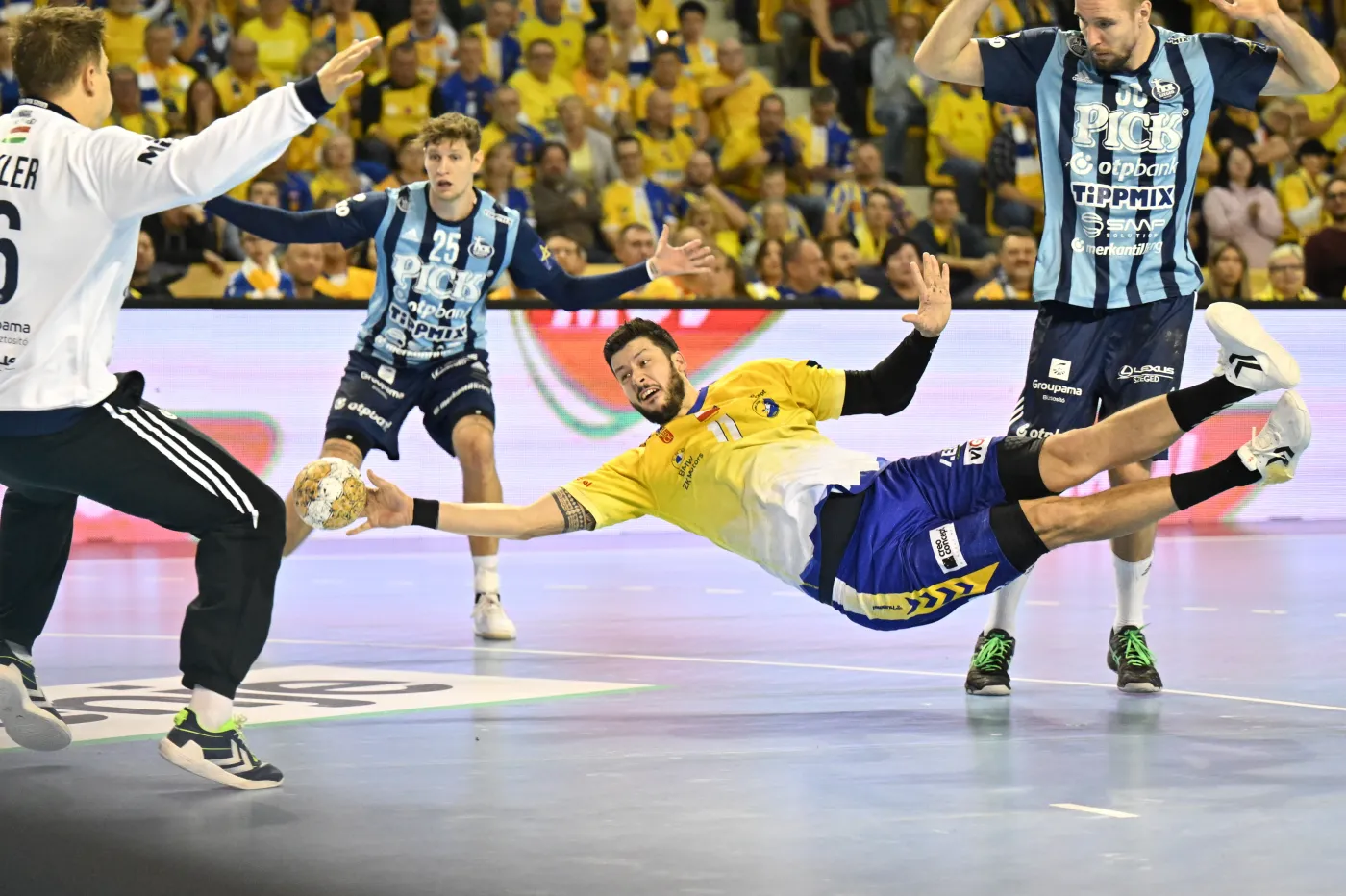 Pierwszy remis piłkarzy ręcznych z Kielc w Lidze Mistrzów