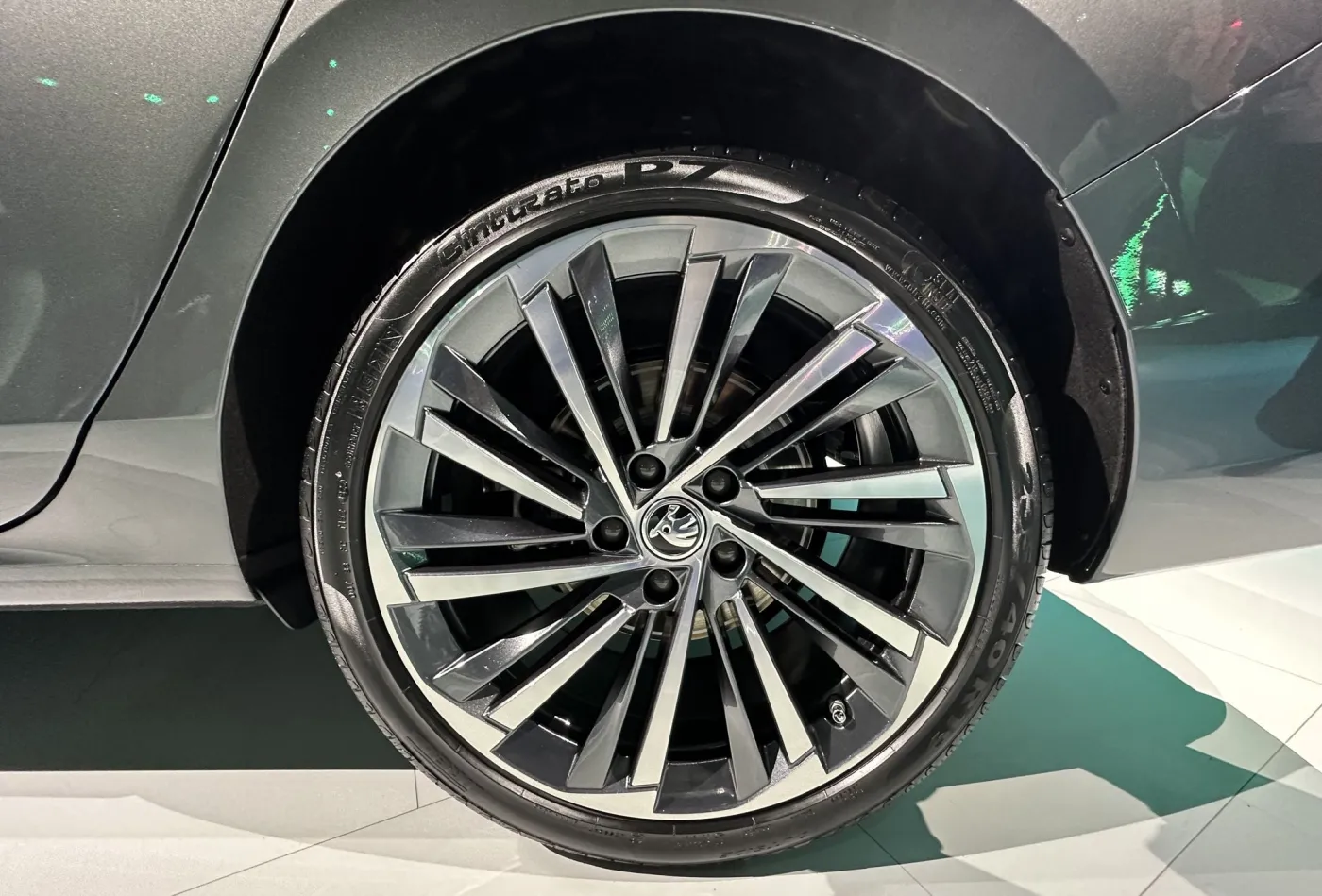 Nowa Skoda Superb w wersji Laurin 