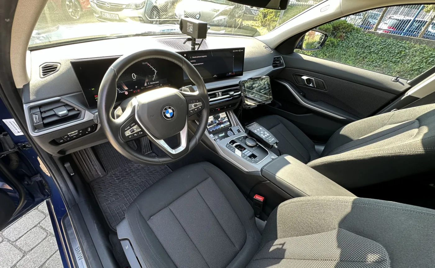 Nieoznakowany radiowóz BMW w służbie ITD