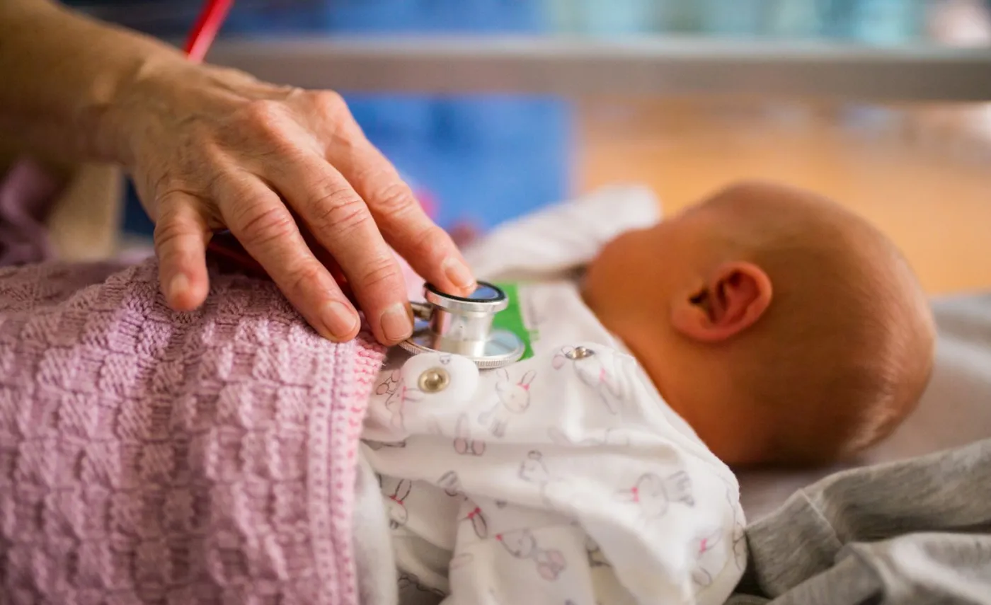 koronawirus niemowlę chore