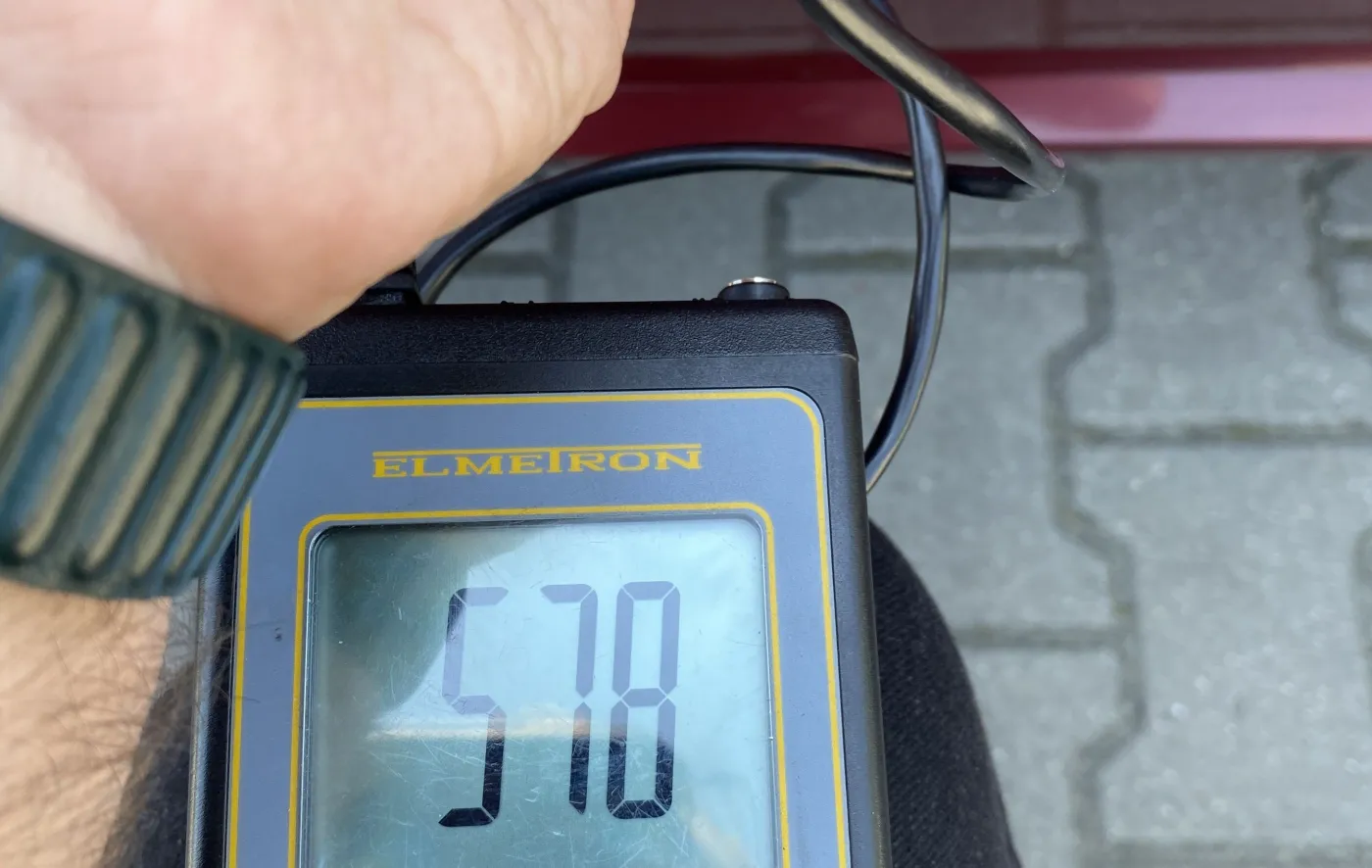 Kupujesz używane auto i korzystasz z miernika lakieru? Nie popełnij tego błędu