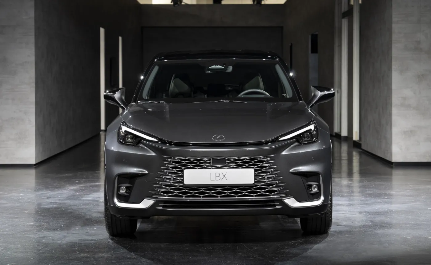 lexus-lbx-37823793.jpg
