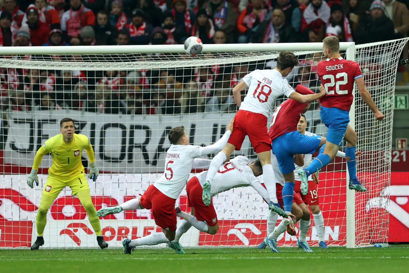 Po pierwszej połowie Polacy byli w niebie. Po przerwie Czesi zepchnęli nas do piekła [WIDEO]