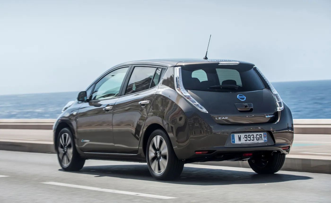 8632117-nissan-leaf.jpg