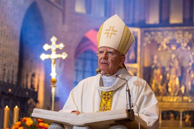 Abp Jędraszewski robi czystki w diecezji? "Sprawa trafiła do Watykanu"