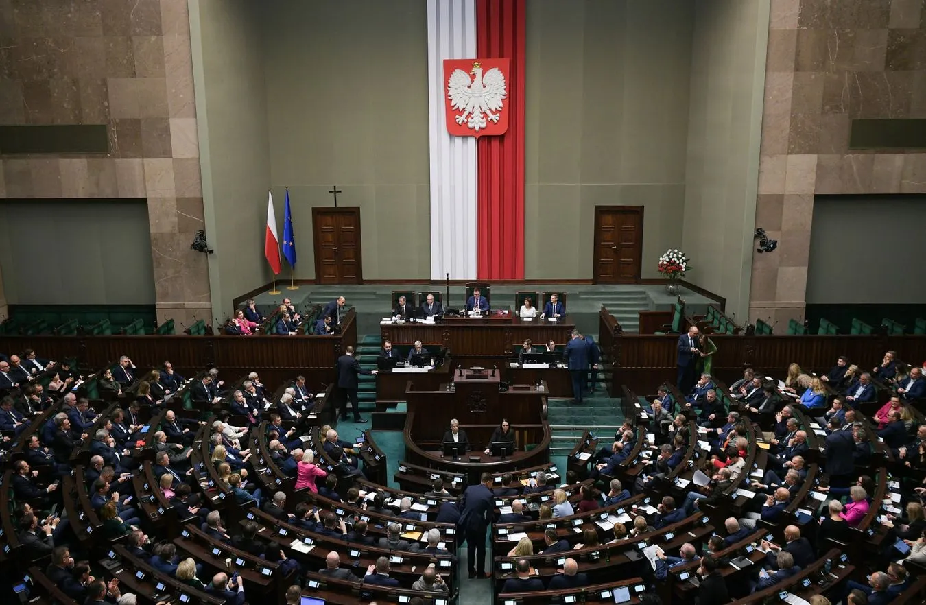 Sejm wznowił obrady. Zajmie się m.in. powołaniem RPD i Pegasusem