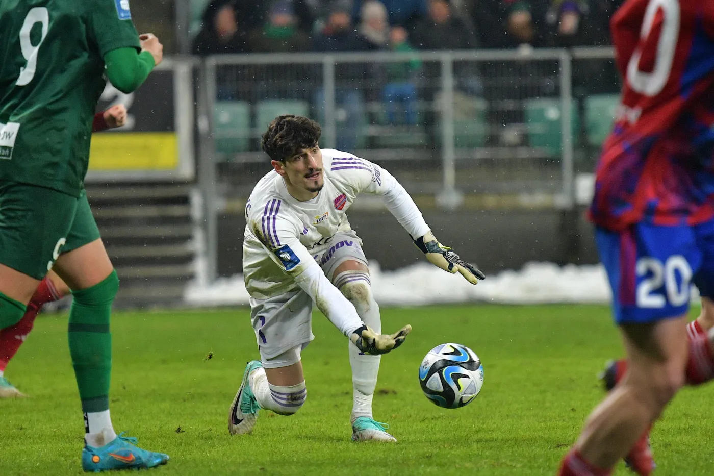 Pechowy weekend bramkarzy. Zima też dała się piłkarzom we znaki [#MIG po kolejce]