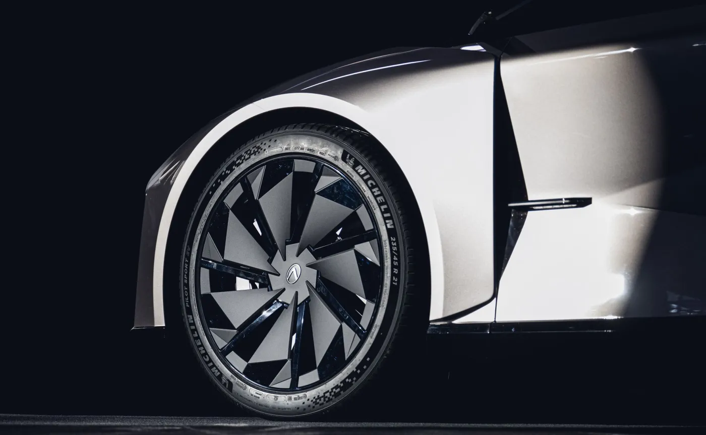 lexus-lfzc-38012136.jpg