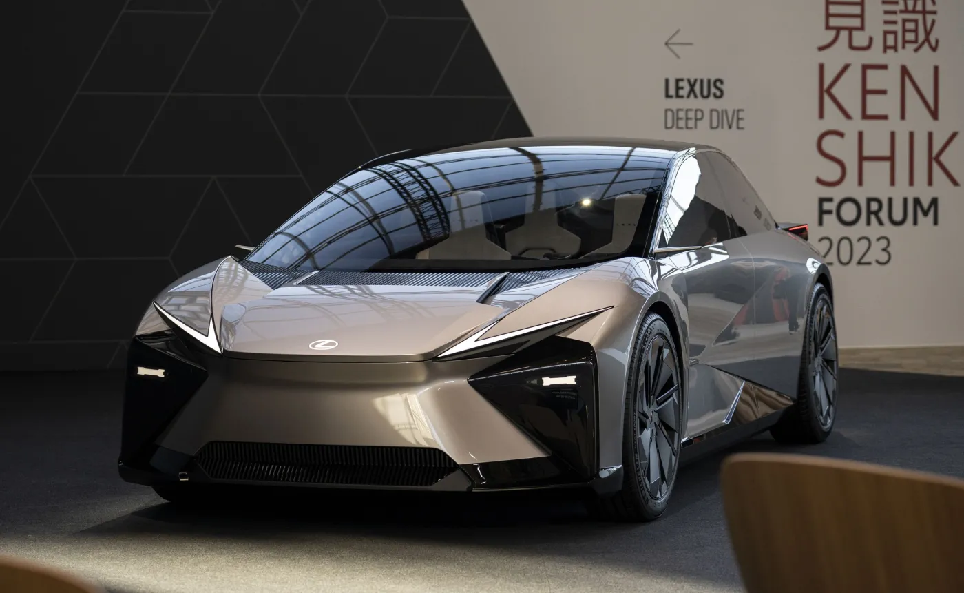 lexus-lfzc-38012137.jpg