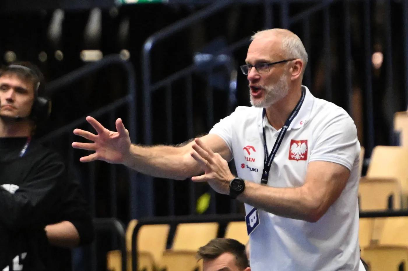 Trener polskich piłkarek ręcznych przeprasza za porażkę z Niemkami