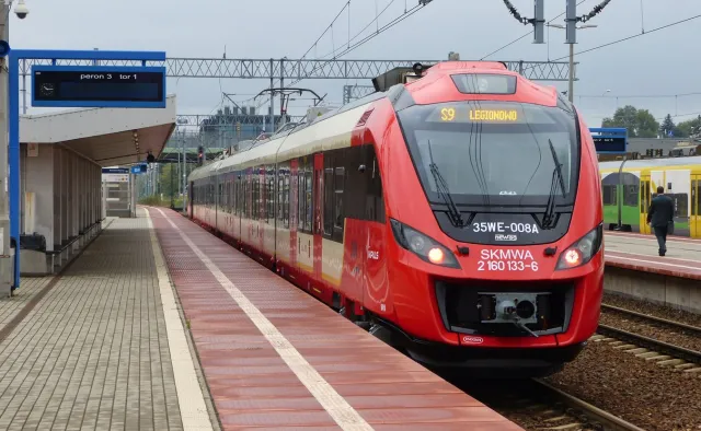 Legionowo. Pod pociąg wszedł 12-latek. Są utrudnienia w ruchu
