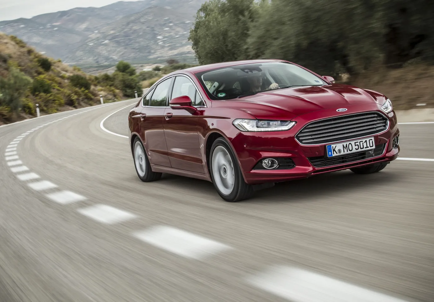 6939047-ford-mondeo.jpg