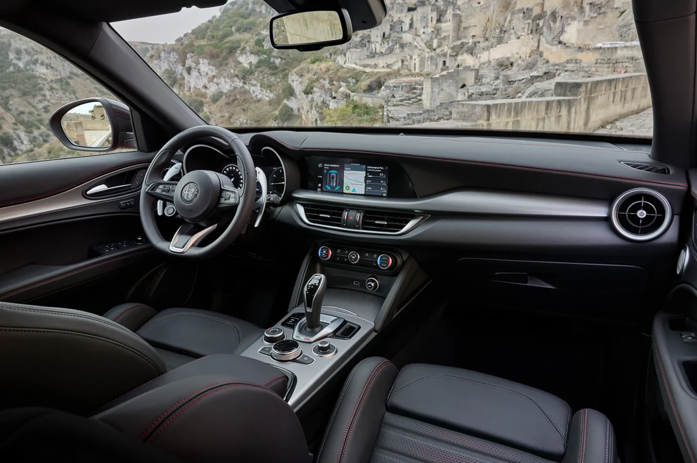 Nowa Alfa Romeo Stelvio Tributo Italiano 