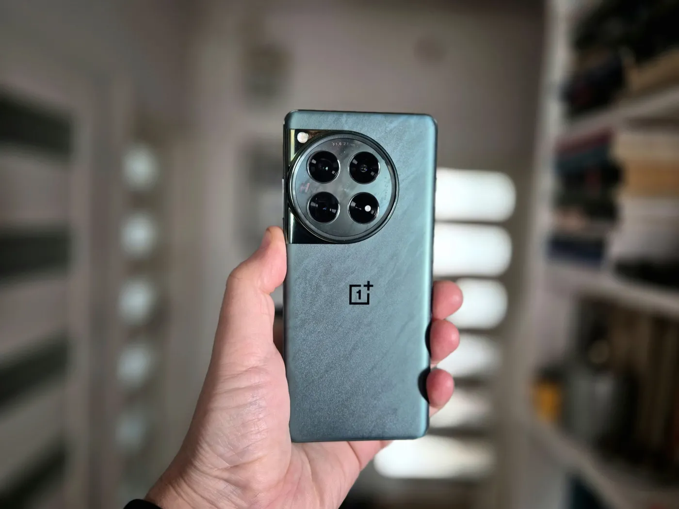 oneplus-12-38086217.jpg