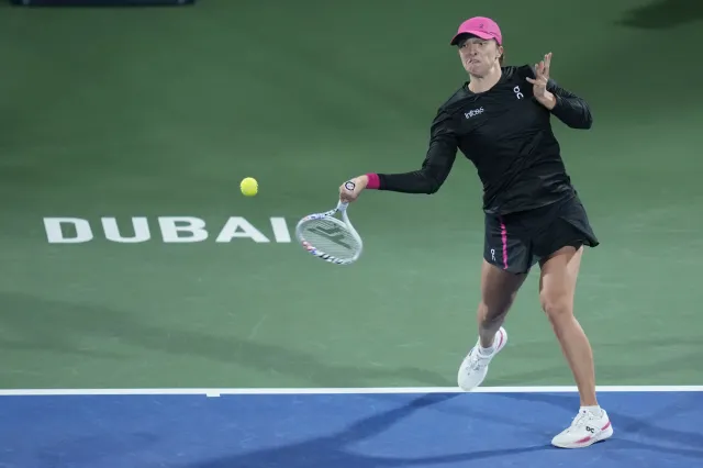 Świątek w ćwierćfinale. Switolina pokazała duszę wojowniczki, ale tylko w drugim secie [WIDEO]