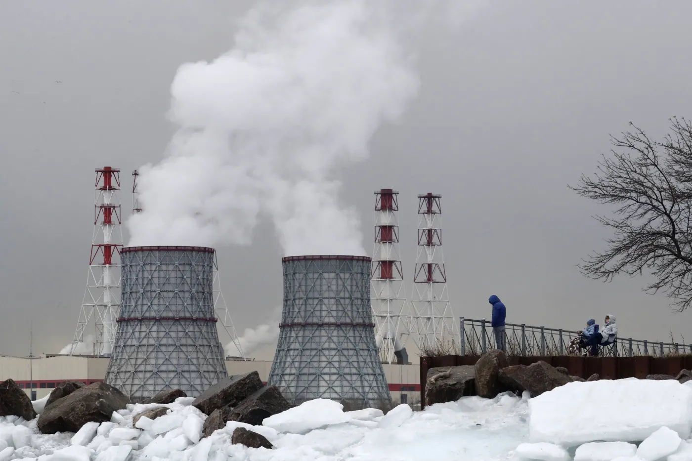 Wielki pożar niedaleko rosyjskiej elektrowni. Sprzeczne doniesienia mediów