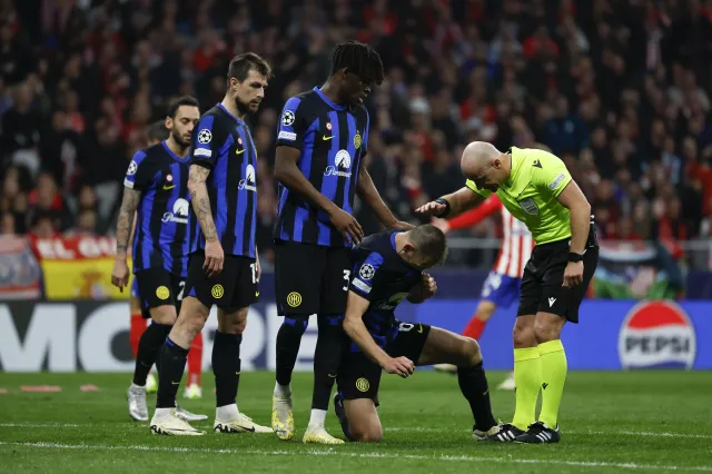 Szymona Marciniaka nie oszukasz. Polski sędzia bezbłędny w hicie Ligi Mistrzów [WIDEO]