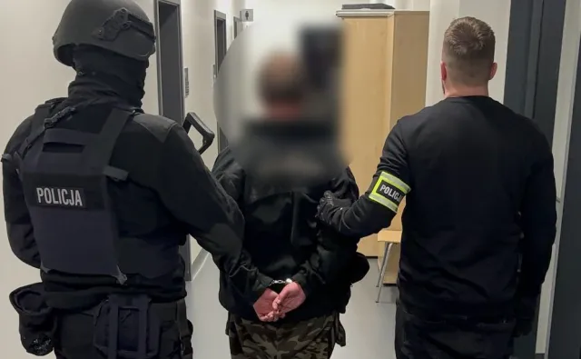 Łódź. Podpalił bezdomnego na przystanku. Dziś 33-latek usłyszy zarzut zabójstwa