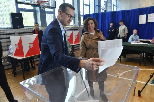Morawiecki uderza w Kurskiego. "Kula u nogi PiS"