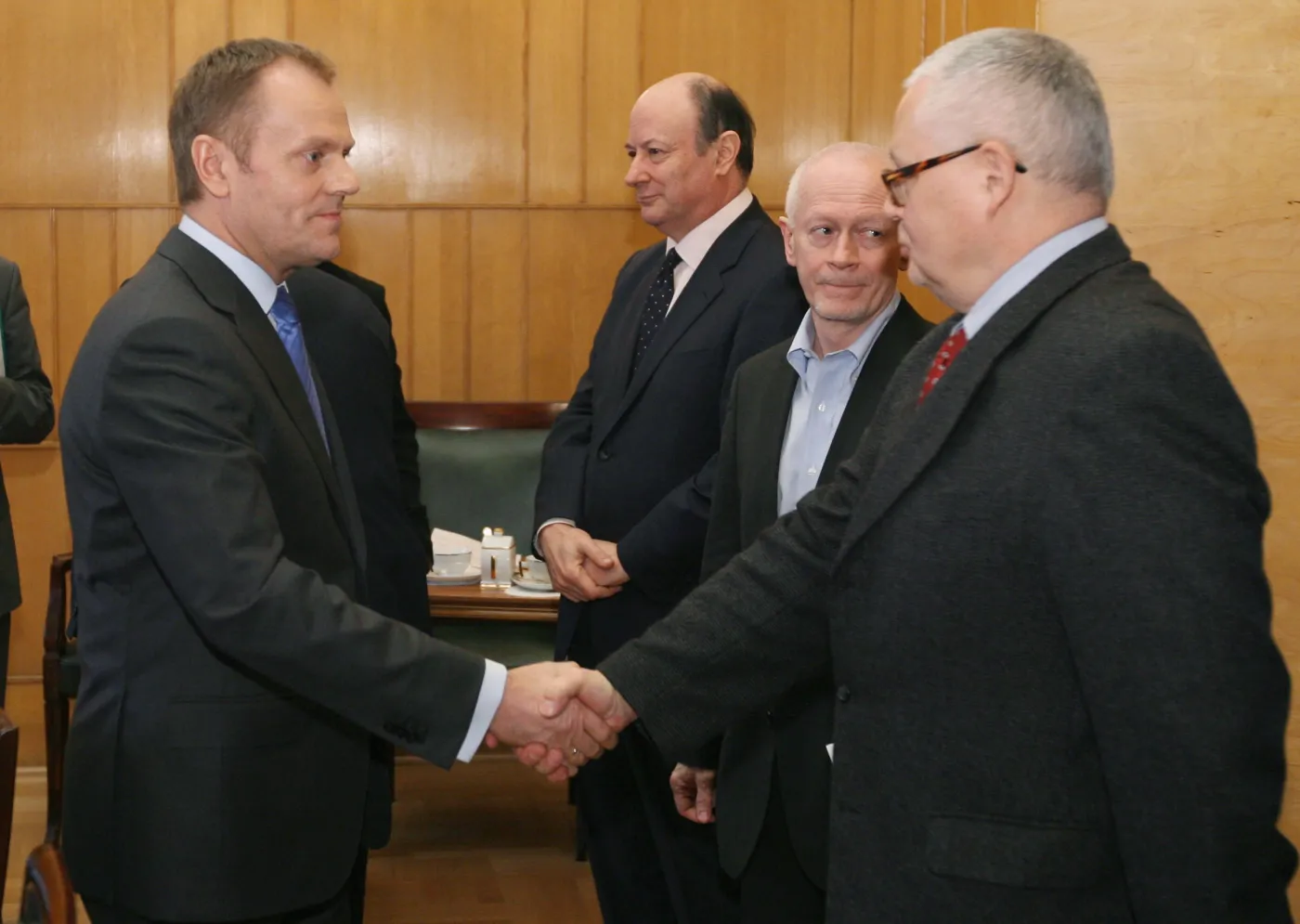 Donald Tusk i Adam Glapiński w 2010 roku