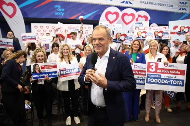 Tusk ogłosił "babciowie". Wiadomo, kiedy trafią pieniądze