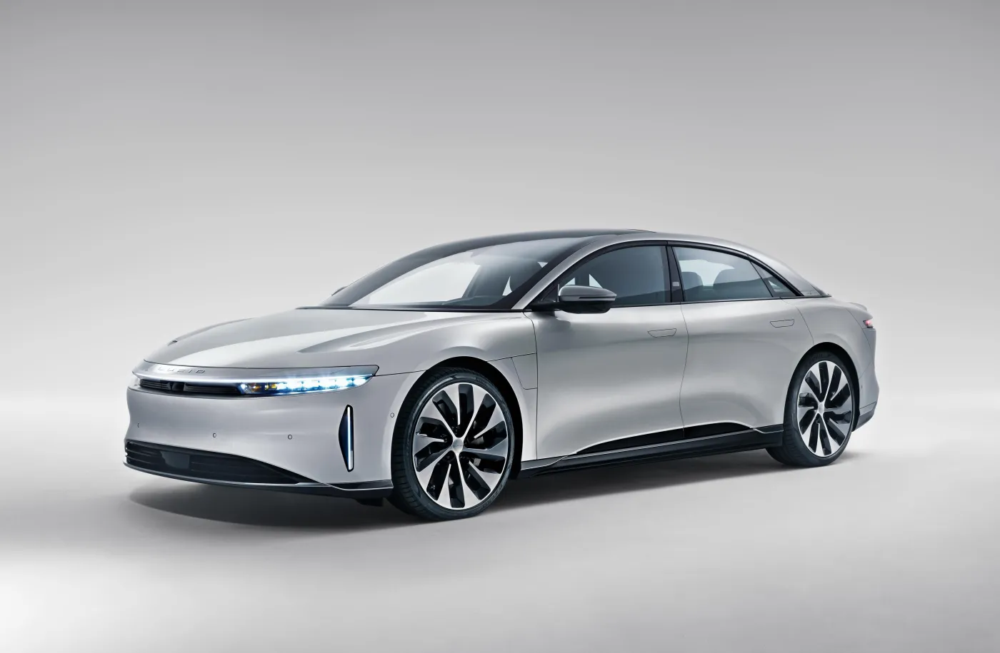 lucid-air-38164280.jpg