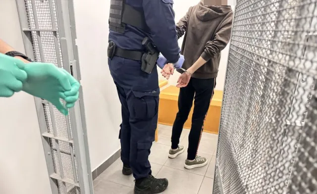 Pobicie 3-letniej dziewczynki w Wejherowie. Matka usłyszała zarzuty